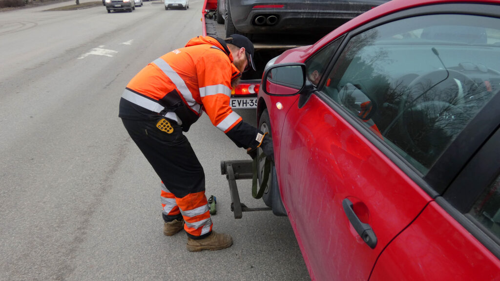 Tiepalvelu auttaa ongelmatilanteissa